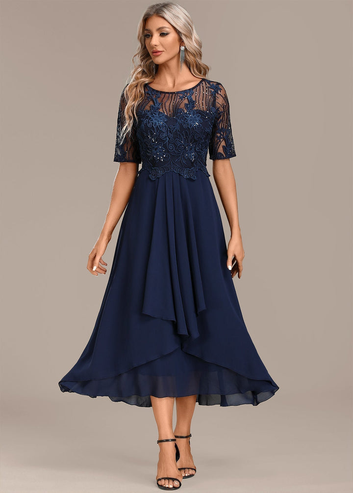 Sophie | Vestido midi de encaje marino con manga corta y cuello redondo
