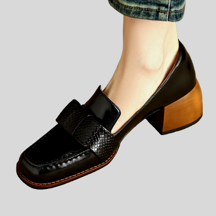 Contessa Knoten Moccasins