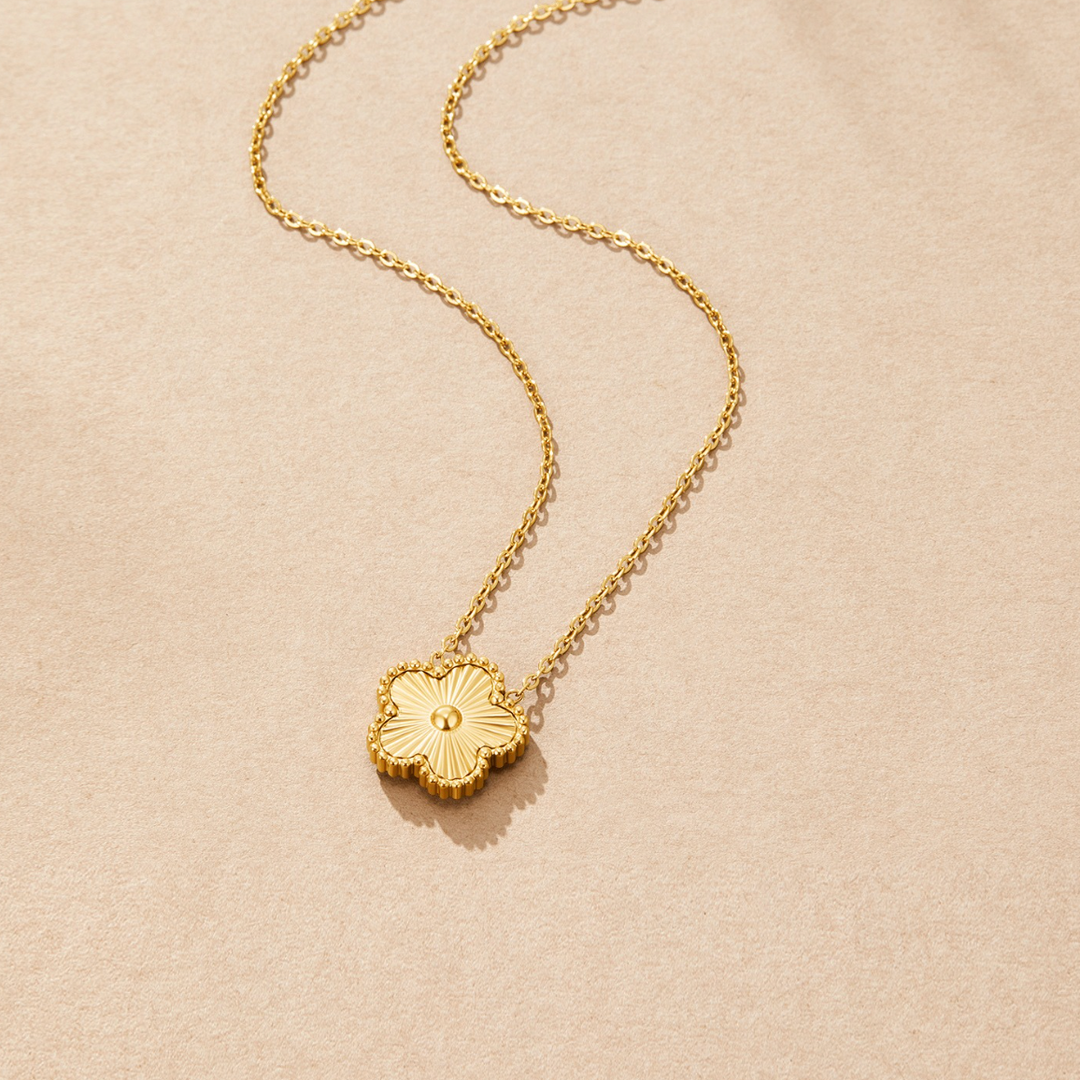 Collar de Suerte Dorado