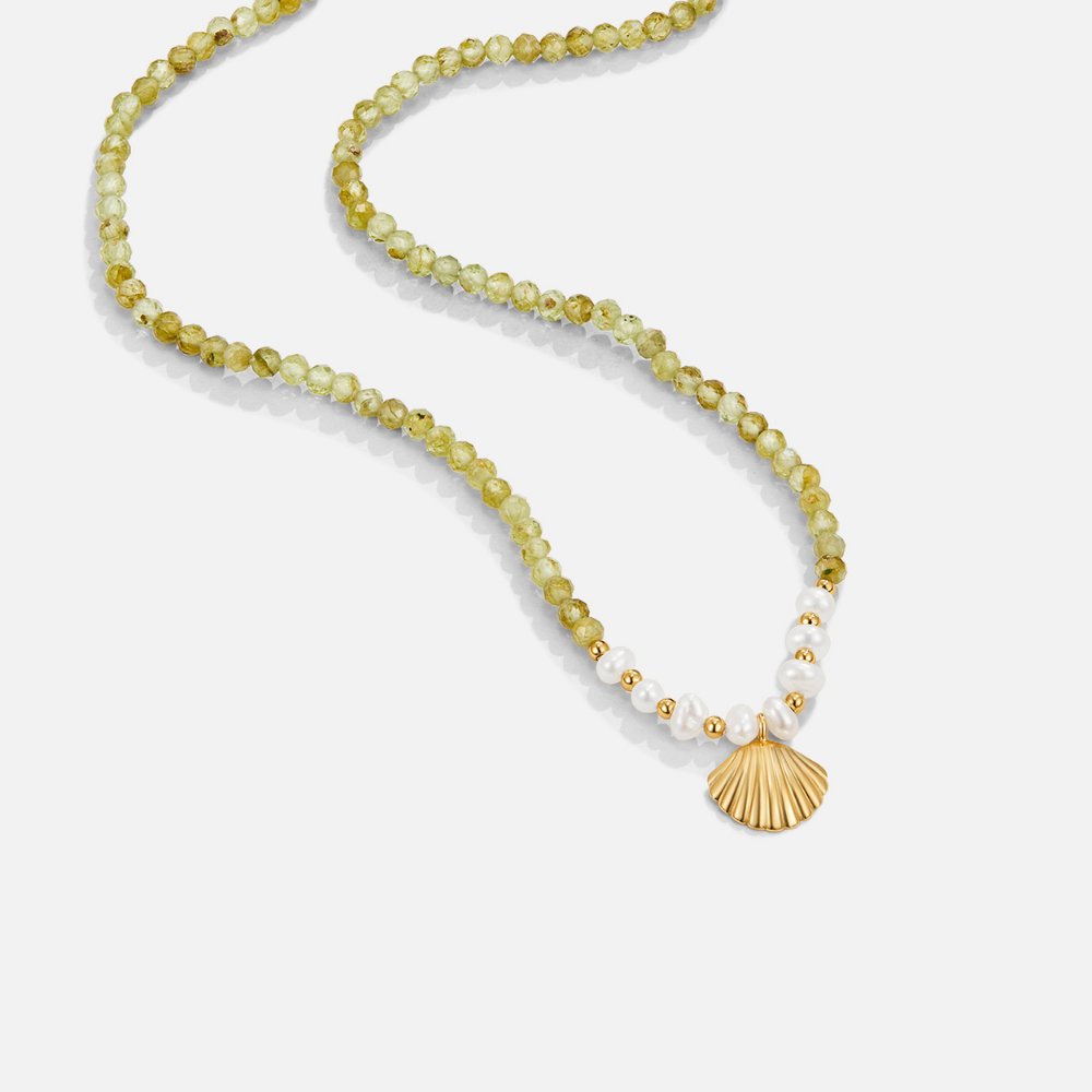 Collar de Perlas y Conchas Luca