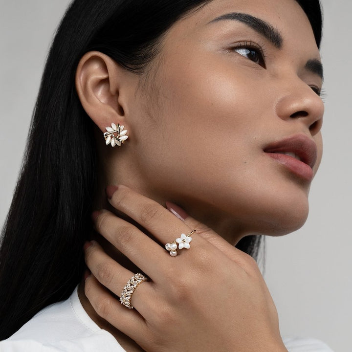 Pendientes de Oro con Flores de Ópalo